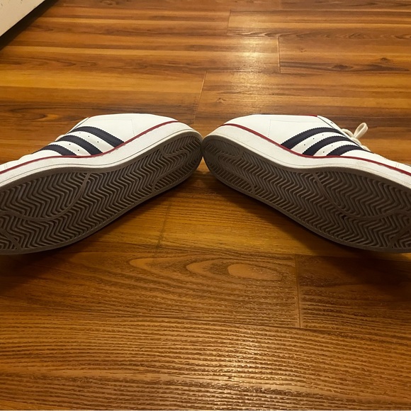Adidas Superstar Size 11 1/2. - Picture 8 of 9